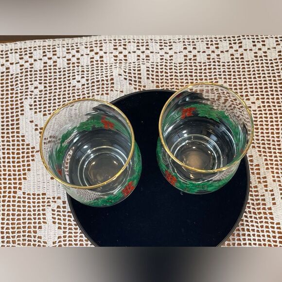 Set of two vintage Holly and Berries drinking glasses || vintage water glasses - Picture 13 of 13